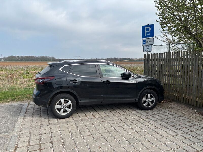 Schwarz Gebraucht 2021 Nissan Qashqai Zama SUV | 22.300 € (Fairer Preis) - Bild 1/4