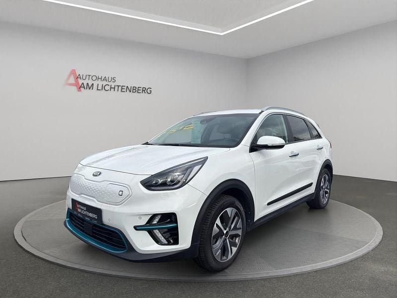 Weiss Gebraucht 2021 Kia e-Niro Spirit SUV | 19.450 € (Fairer Preis) - Bild 1/4