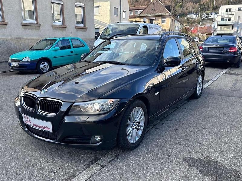 Gebraucht BMW 320 177 PS (130 kW) 2010 Black sapphire metallic Kombi