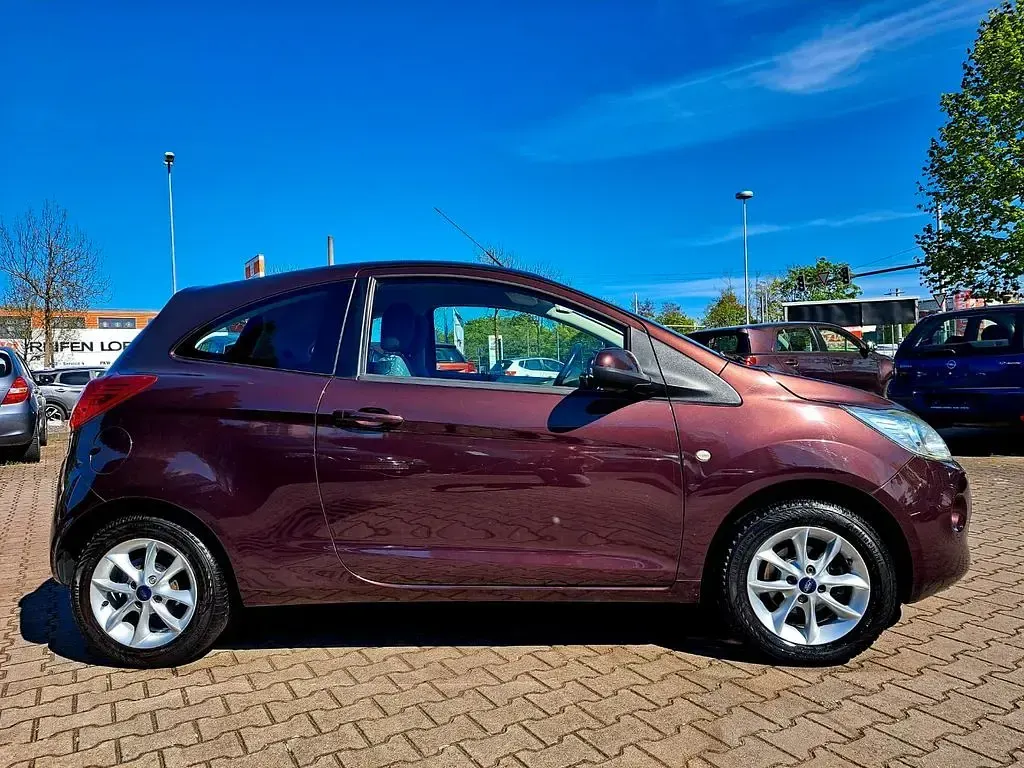 Używany Ford Ka Ambiente 69 KM (50 kW) 2014 Purpurowy
