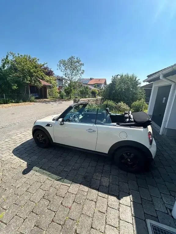 Käytetty Mini One Cabriolet 98 HP (72 kW) 2010 Valkoinen Avoauto
