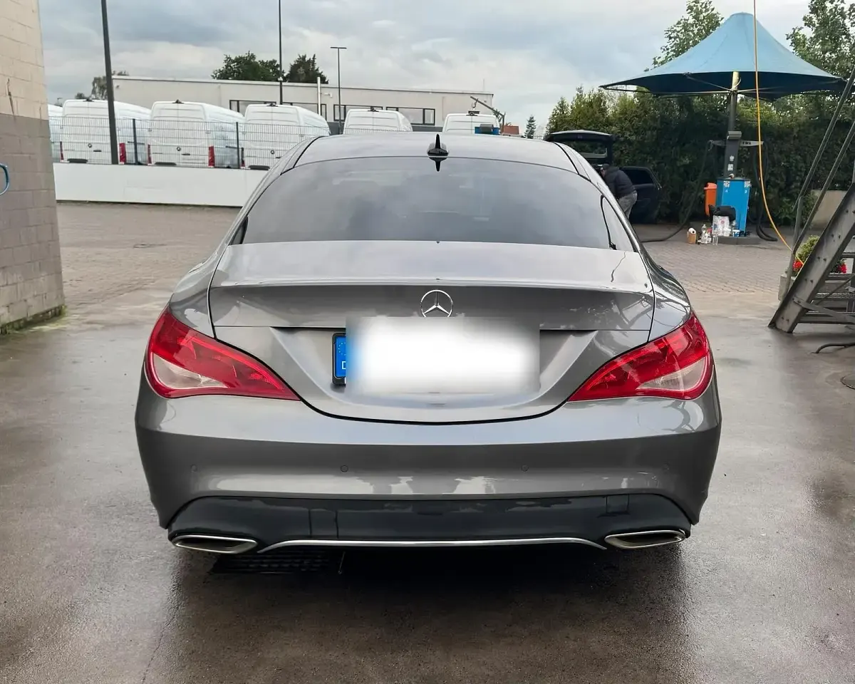 Gebraucht Mercedes CLA180 136 PS (100 kW) 2017 Grau Limousine