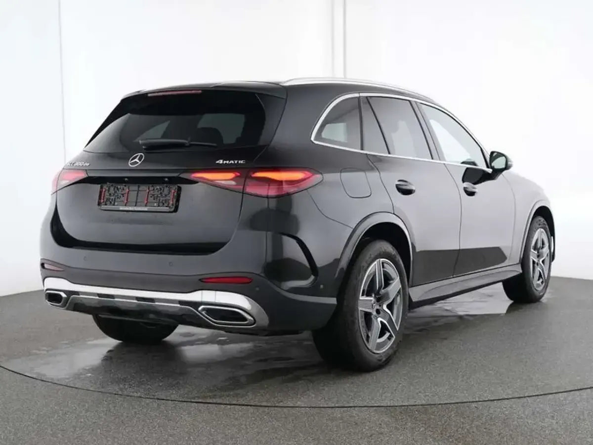 Gebraucht Mercedes GLC300de AMG 333 PS (244 kW) 2025 Lack obsidianschwarz SUV
