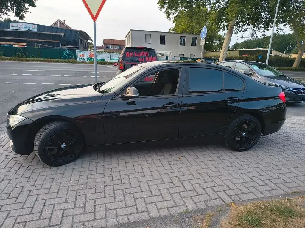 Gebraucht BMW 316 Sport Line 116 PS (85 kW) 2012 Schwarz Limousine
