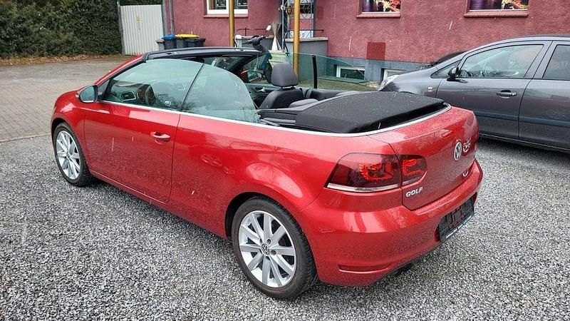 Gebraucht VW Golf 160 PS (117 kW) 2011 Rot Cabrio