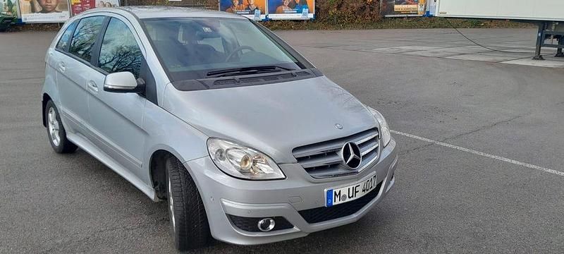 Gebraucht 2009 Mercedes B200 Van / Kleinbus | 3.800 € (Fairer Preis) - Bild 1/4