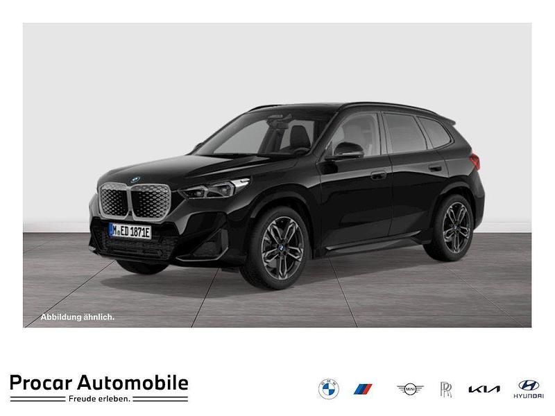 Schwarz Neu 2025 BMW iX1 M Sport SUV | 61.990 € (Teuer) - Bild 1/4