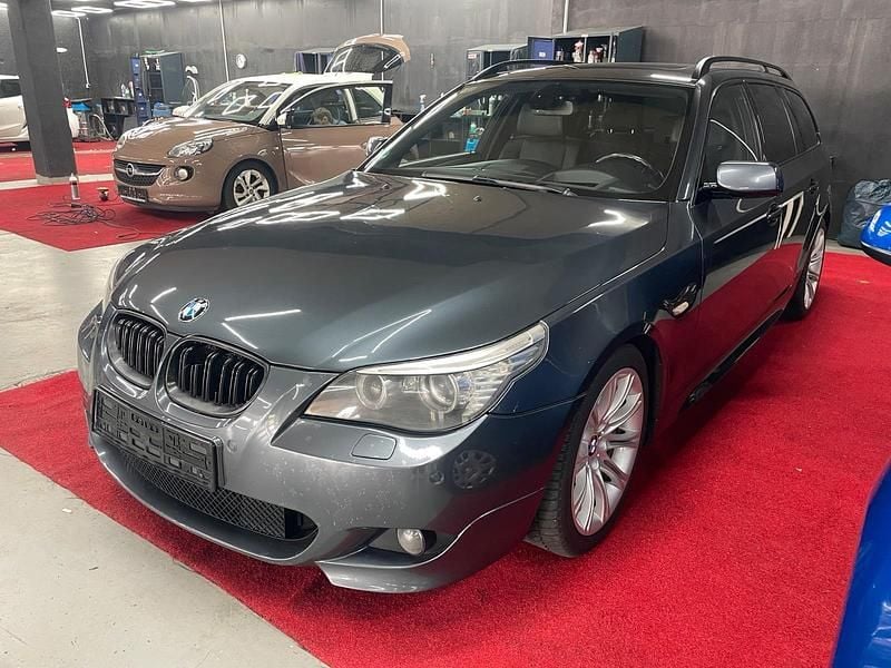 Gebraucht BMW 530 M Sport 235 PS (172 kW) 2009 Grau Kombi
