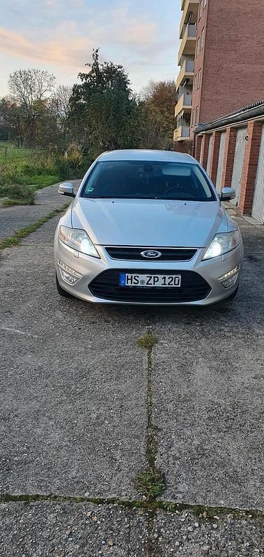 Silber Gebraucht 2011 Ford Mondeo Kombi | 2.999 € (Teuer) - Bild 1/4