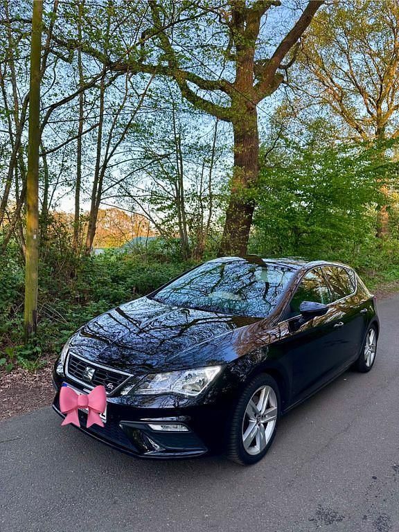 Schwarz Gebraucht 2017 Seat Leon FR-Line Limousine | 11.200 € (Guter Preis) - Bild 1/4