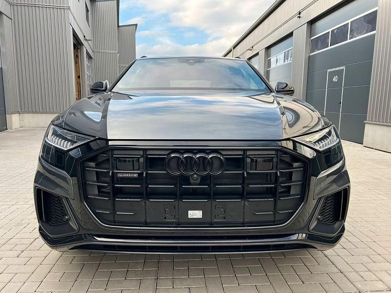 Gebraucht Audi Q8 S-Line 286 PS (210 kW) 2023 Grau SUV