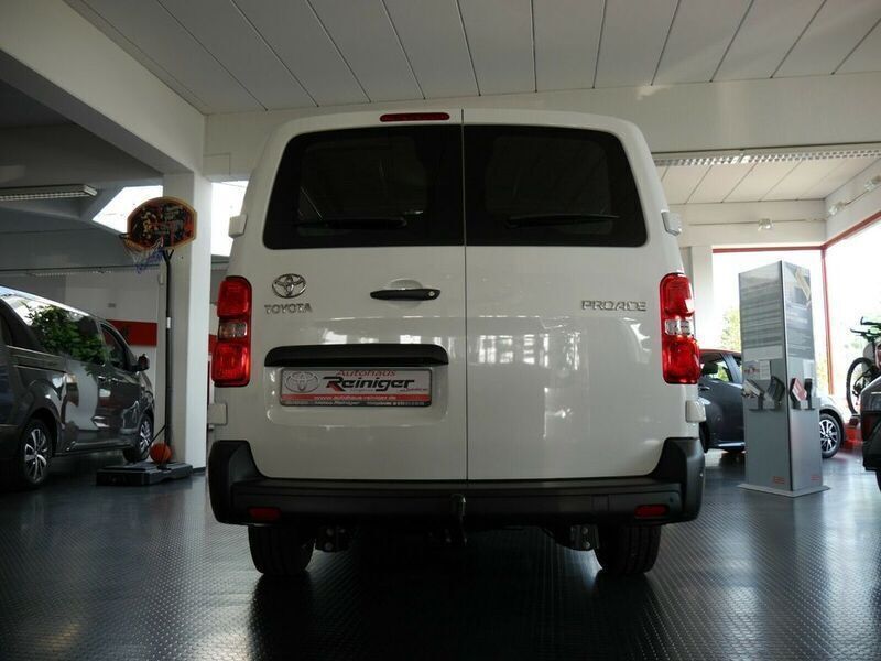 Gebraucht Toyota Proace 150 PS (110 kW) 2024 Ice white Van / Kleinbus