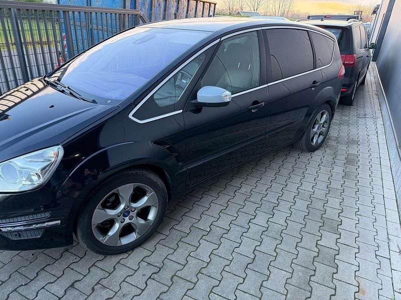 Gebraucht Ford S-MAX Titanium 200 PS (147 kW) 2011 Pantherschwarz metallic Van / Kleinbus