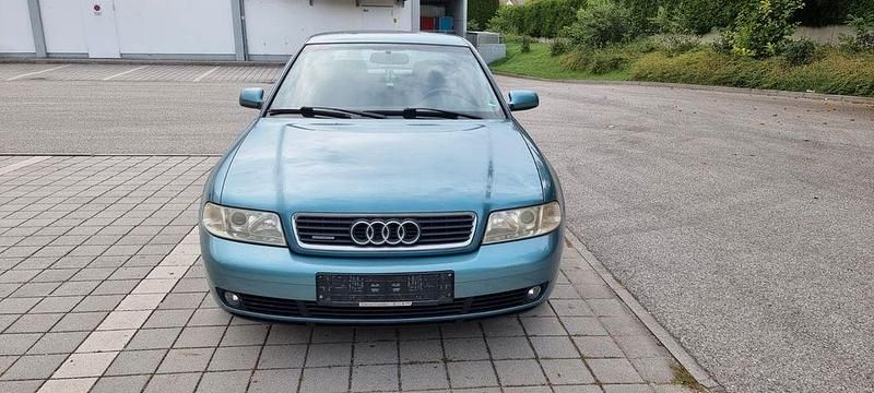 Blau Gebraucht 2000 Audi A4 Limousine | 1.600 € (Guter Preis) - Bild 1/4