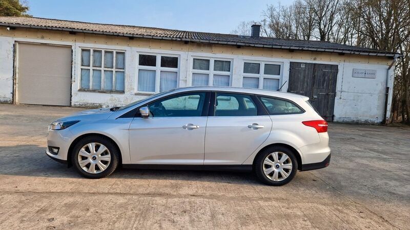 Gebraucht Ford Focus Cool & Connect 125 PS (91 kW) 2017 Silber Kombi