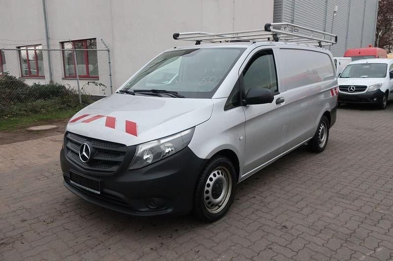Silber Gebraucht 2016 Mercedes Vito Van | 14.900 € (Superpreis) - Bild 1/4