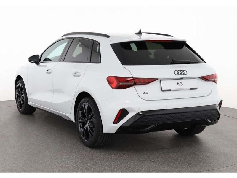 Gebraucht Audi A3 S-Line 150 PS (110 kW) 2025 Gletscherweiß metallic Limousine