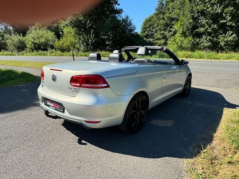 Usata VW Eos Basis 140 CV (102 kW) 2012 Argento Cabrio