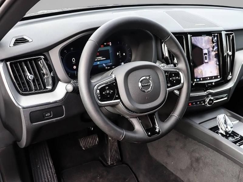 Gebraucht Volvo XC60 Plus 250 PS (183 kW) 2023 Weiß SUV