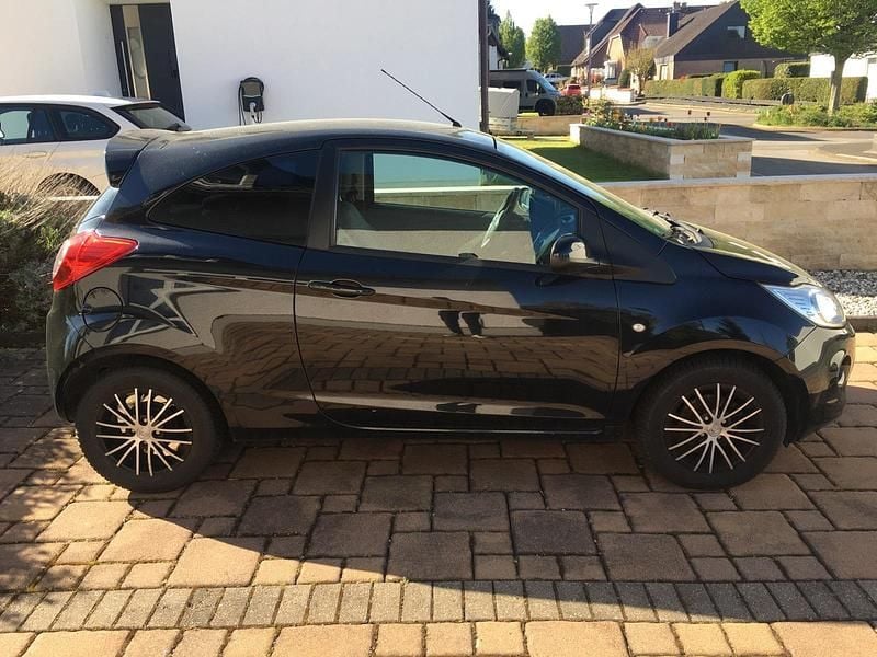 Usata Ford Ka 69 CV (50 kW) 2015 Nero Utilitaria
