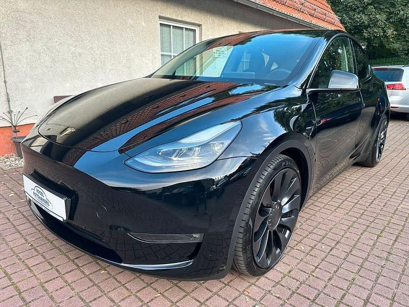 Other Gebraucht 2024 Tesla Model Y Performance SUV | 43.975 € (Etwas zu teuer) - Bild 1/4