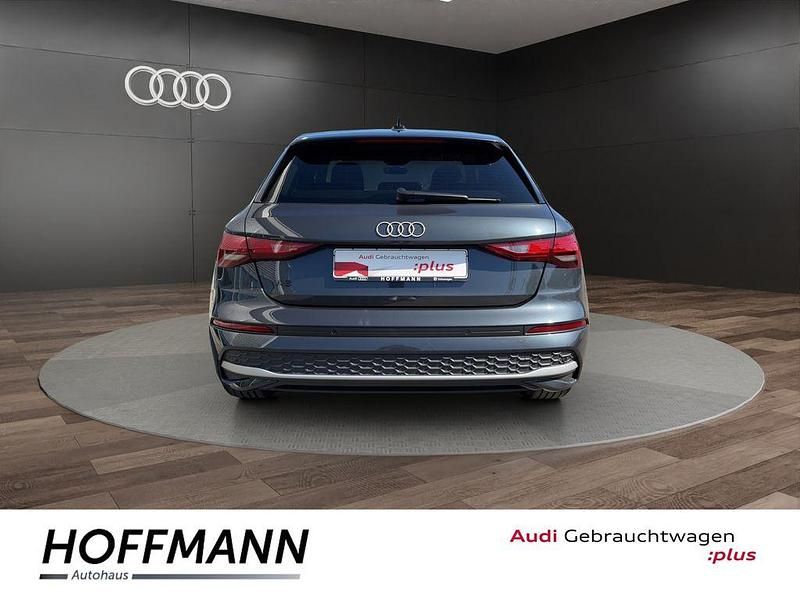 Używany Audi A3 Advanced 150 KM (110 kW) 2025 Szary Sedan/Limuzyna