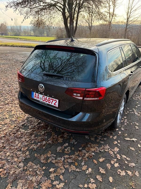 Gebraucht VW Passat 150 PS (110 kW) 2019 Grau Kombi