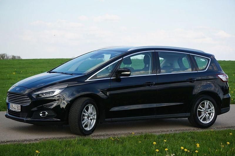 Gebraucht Ford S-MAX Titanium 150 PS (110 kW) 2019 Schwarz Van / Kleinbus