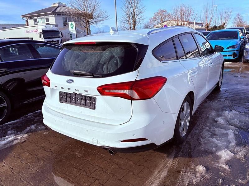 Gebraucht Ford Focus Cool & Connect 120 PS (88 kW) 2019 Weiß Limousine