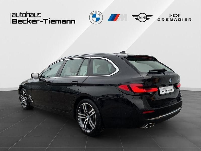 Gebraucht BMW 520 Efficient Dynamics 190 PS (139 kW) 2020 Schwarz ii Kombi