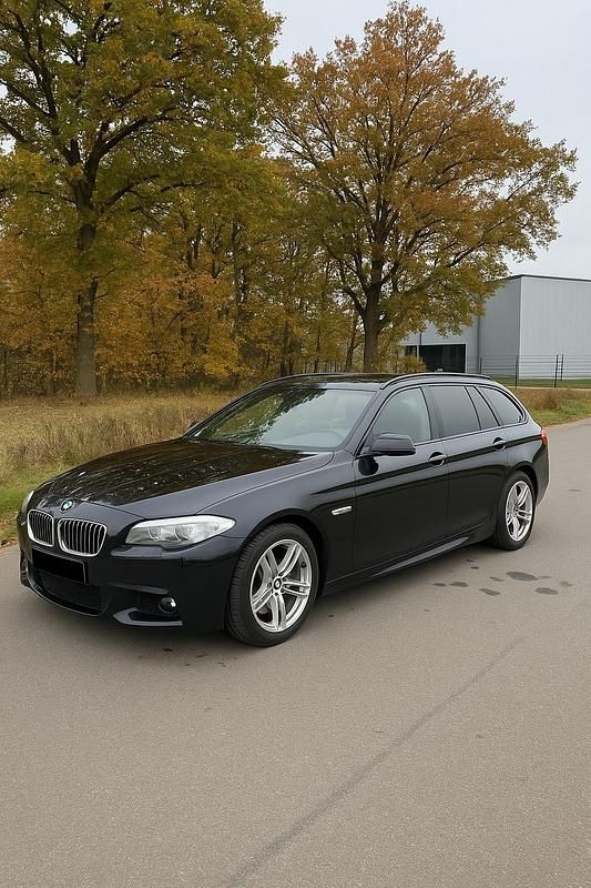 Schwarz Gebraucht 2015 BMW 525 Comfort Edition Kombi | 9.200 € (Superpreis) - Bild 1/4