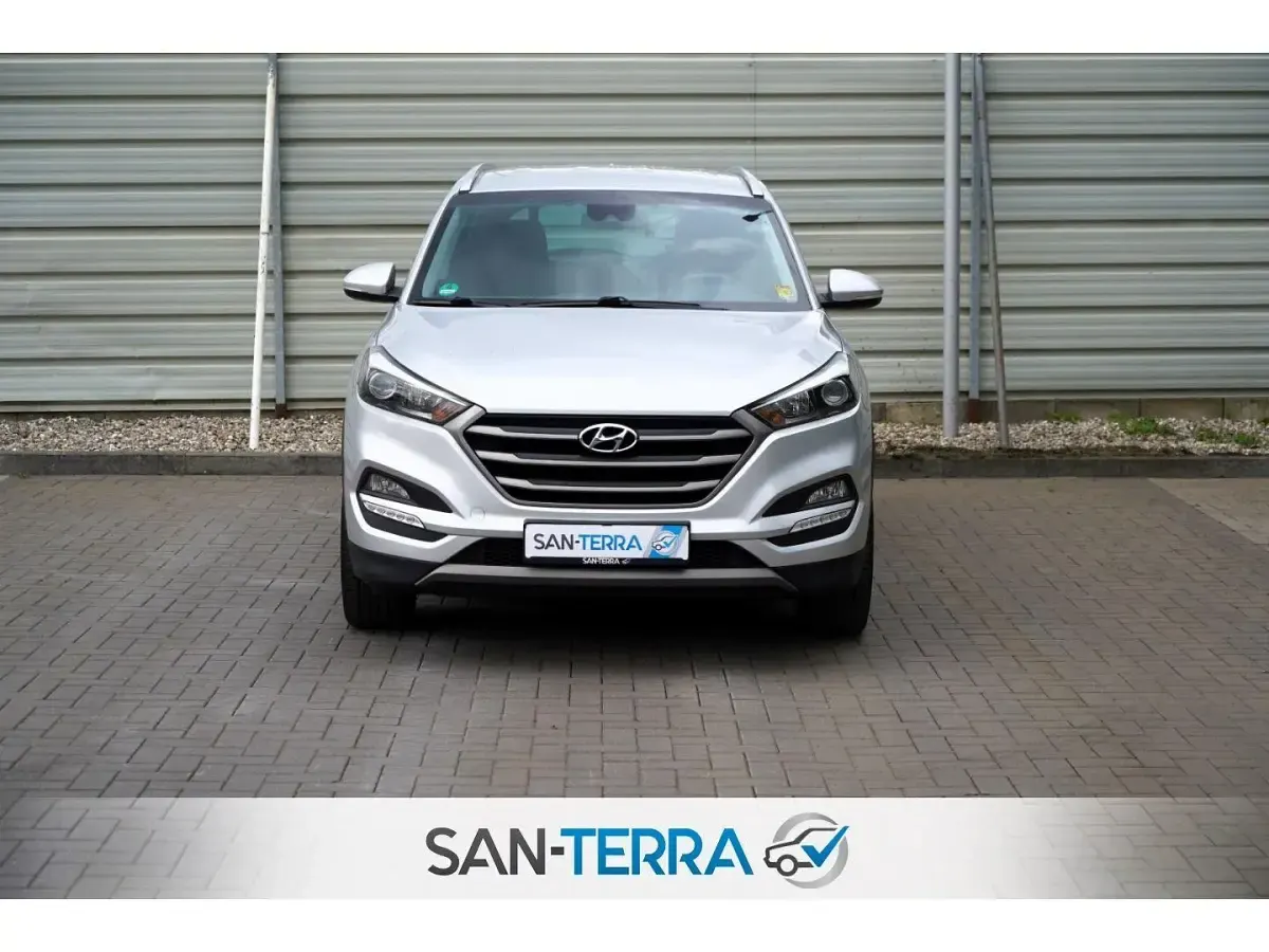 Gebraucht Hyundai Tucson 132 PS (97 kW) 2016 Grau SUV