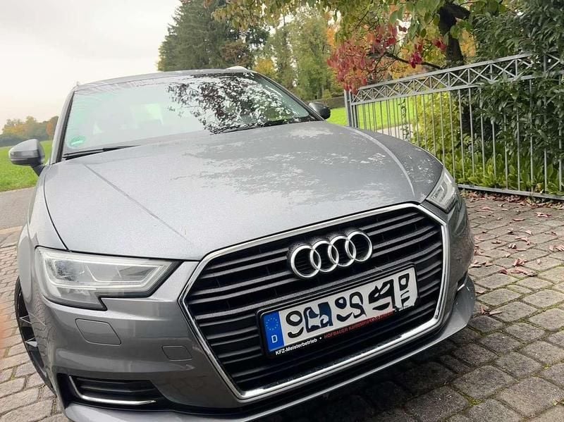 Grau Gebraucht 2016 Audi A3 Limousine | 13.500 € (Fairer Preis) - Bild 1/4