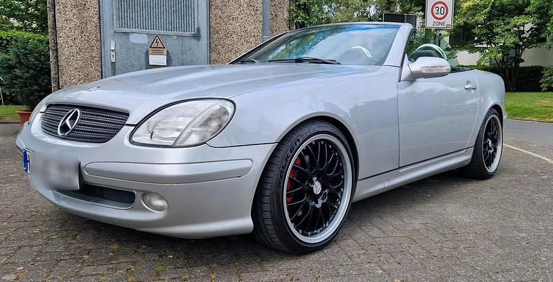 Silber Gebraucht 2002 Mercedes SLK200 Cabrio | 5.700 € (Etwas zu teuer) - Bild 1/4