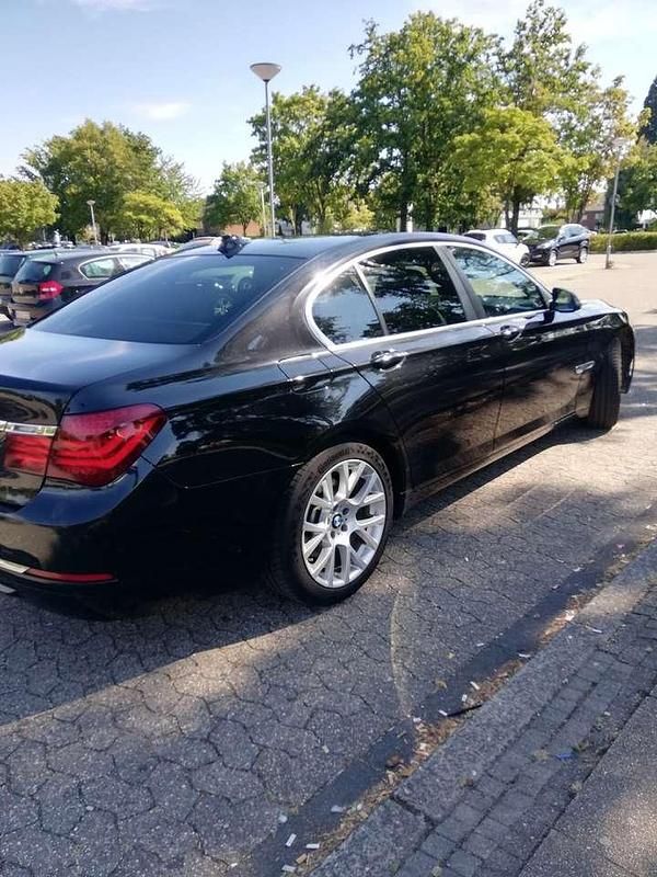 Gebraucht BMW 730 258 PS (189 kW) 2014 Limousine