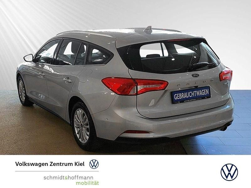 Gebraucht Ford Focus Titanium 125 PS (91 kW) 2021 Silber Kombi