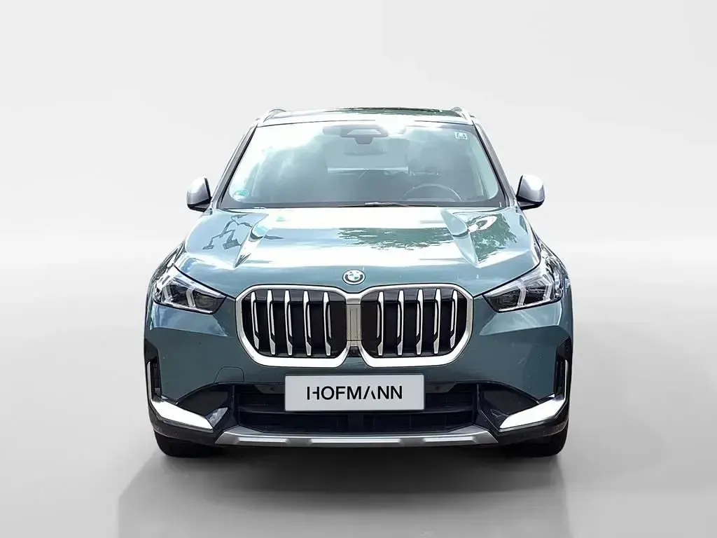 Gebraucht BMW X1 xLine 245 PS (180 kW) 2023 Cape york grün metallic SUV