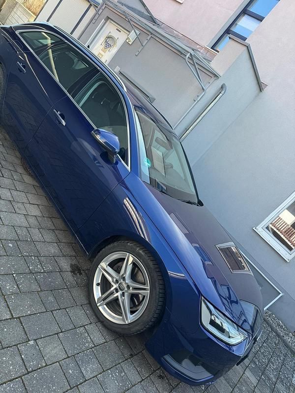 Gebraucht Audi A4 136 PS (100 kW) 2021 Blau Kombi
