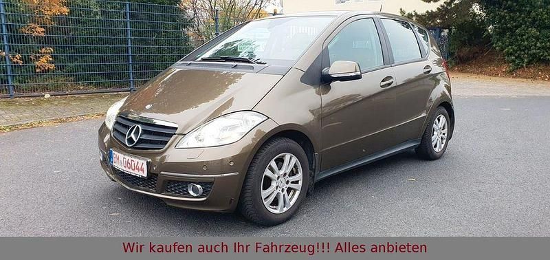 Braun Gebraucht 2011 Mercedes A160 Van / Kleinbus | 6.899 € (Fairer Preis) - Bild 1/4