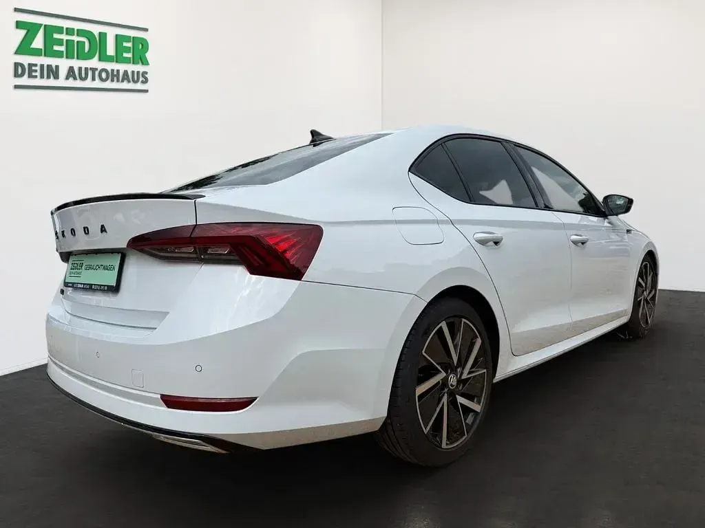 Gebraucht Skoda Octavia SportLine 150 PS (110 kW) 2022 Weiß Limousine