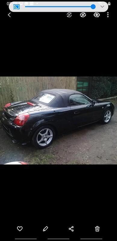 Schwarz Gebraucht 2001 Toyota MR2 Cabrio | 9.450 € (Teuer) - Bild 1/3