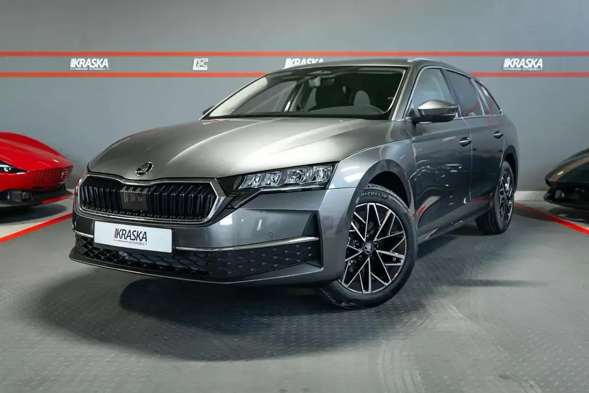 Neu Skoda Octavia Selection 150 PS (110 kW) 2026 Graphitegrau metallic Kombi