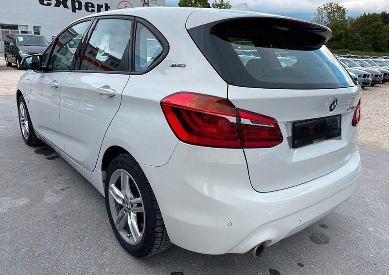 Gebraucht BMW 225 Active Tourer iPerformance 224 PS (164 kW) 2018 Weiß Van / Kleinbus