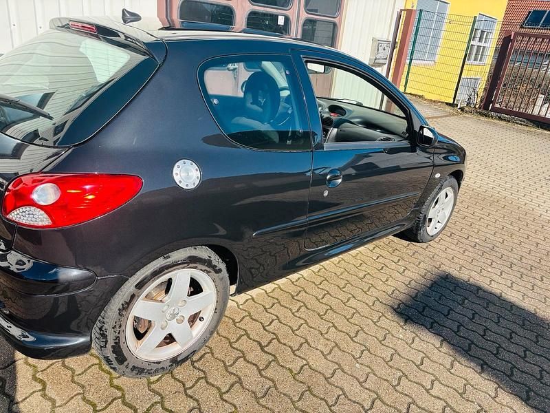 Gebraucht Peugeot 206 110 PS (80 kW) 2003 Schwarz Kleinwagen