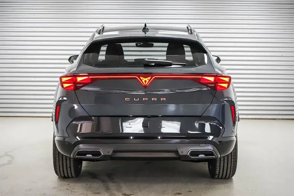 Neu Cupra Formentor 204 PS (150 kW) 2026 Fjord blau uni (9k) SUV