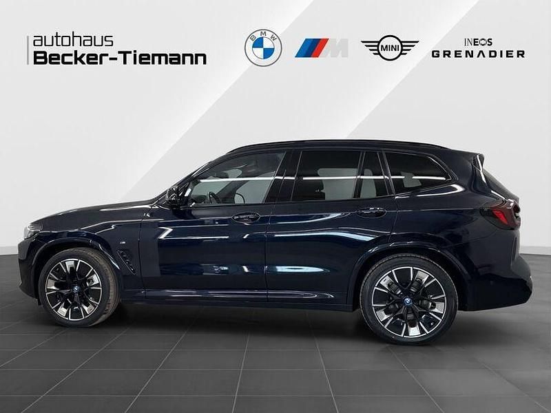 Gebraucht BMW iX3 Impressive 210 kW (286 PS) 2023 M carbonschwarz SUV