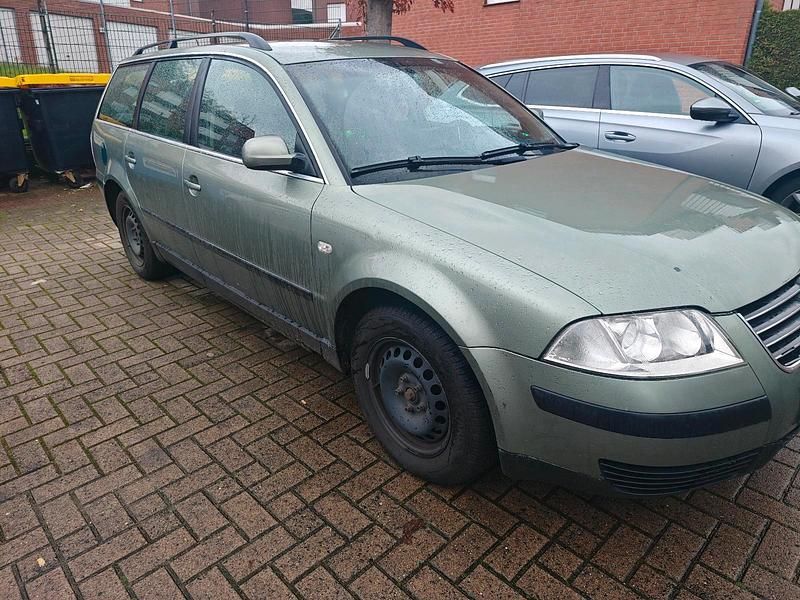 Gebraucht VW Passat 2002 Grün Kombi