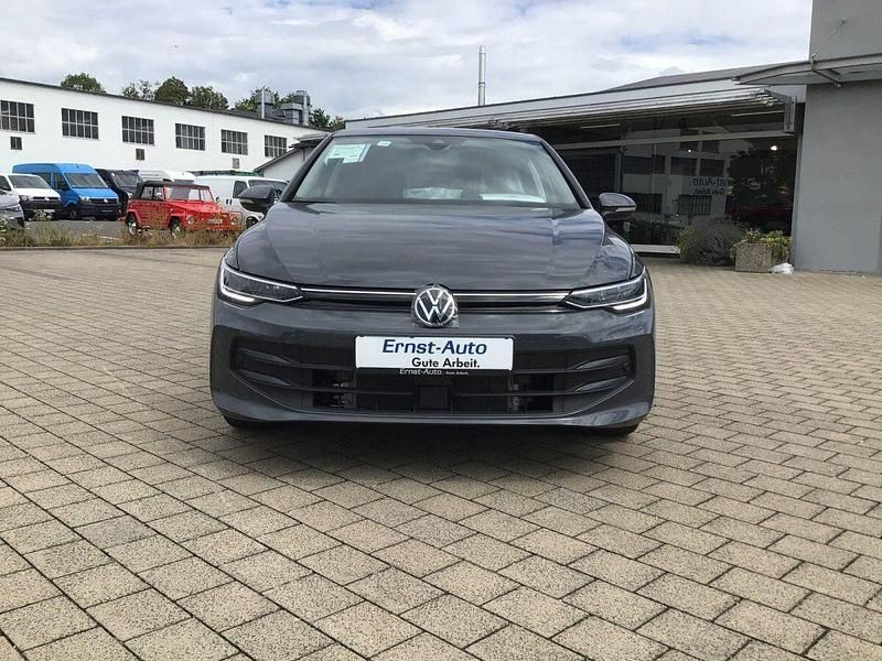 Delfingrau metallic Neu 2025 VW Golf VIII Life Limousine | 28.750 € (Superpreis) - Bild 1/3