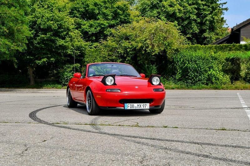 Rot Gebraucht 1996 Mazda MX5 Cabrio | 11.500 € (Fairer Preis) - Bild 1/4