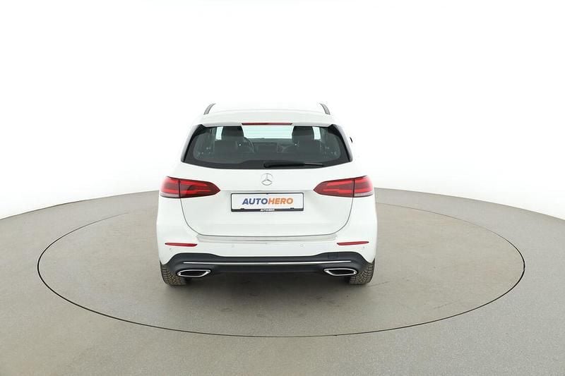 Gebraucht Mercedes B200 Progressive 163 PS (119 kW) 2020 Weiß Van / Kleinbus